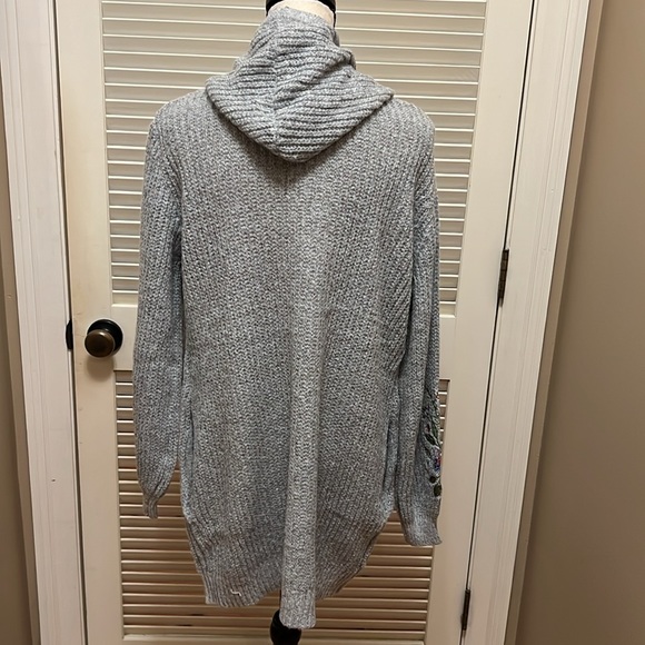 By Design Parker Hooded Cardigan in Grey Dawn, Size Medium - Picture 7 of 15